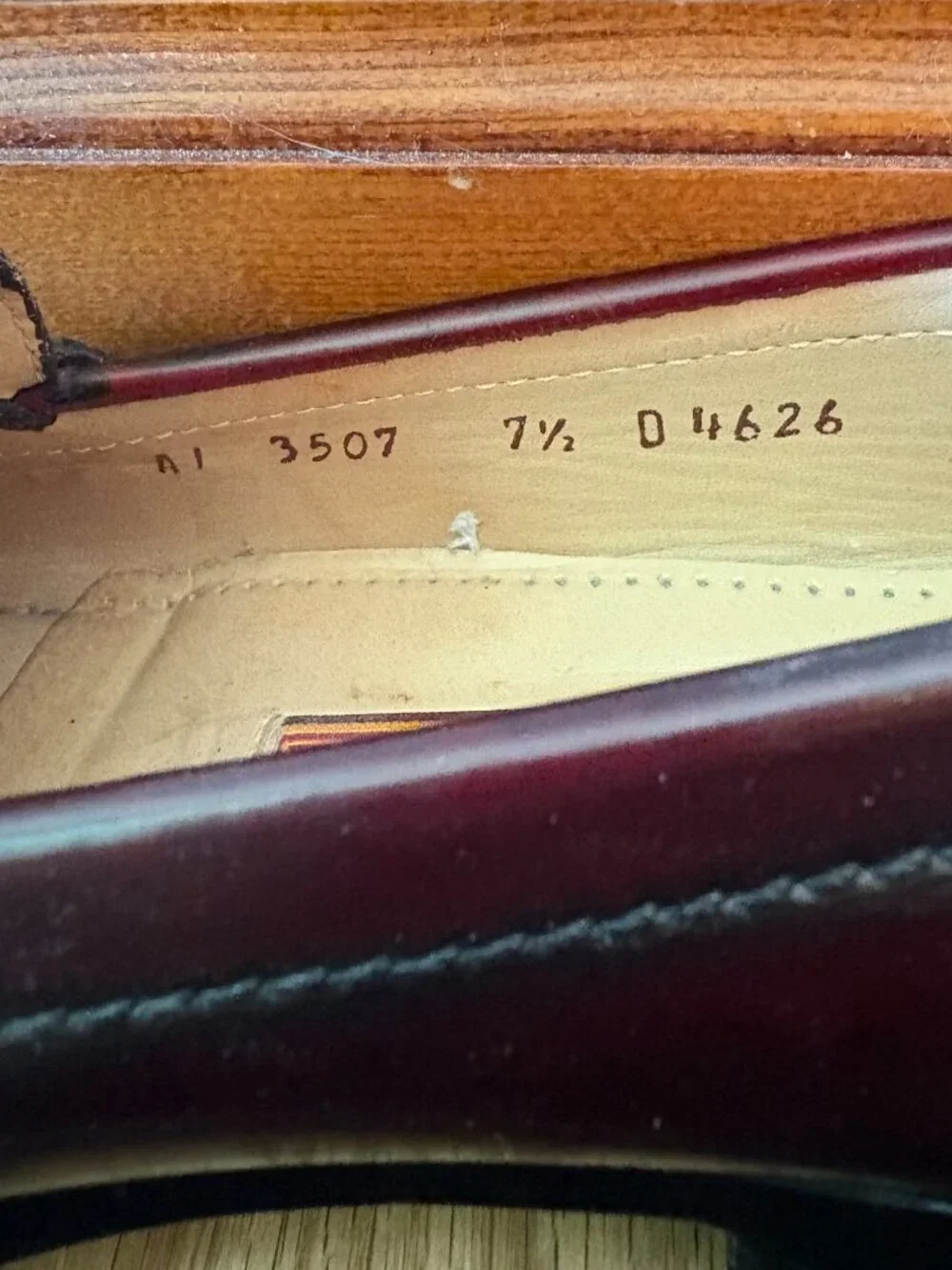 Cole Haan City Pinch Tassel Loafers Burgundy Leather Size 7 1/2 D Classic Preppy